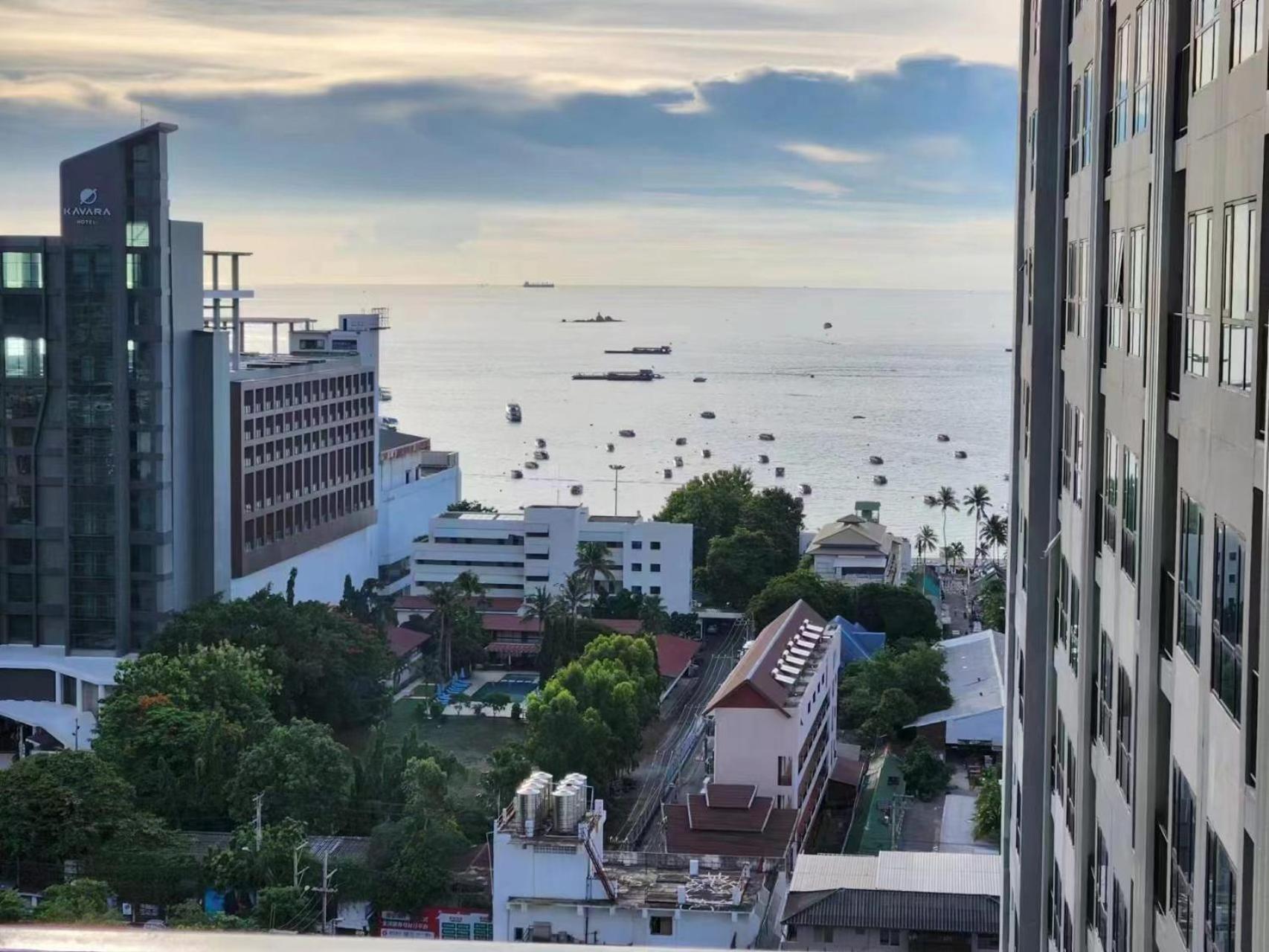 Appartement The Base à Pattaya Extérieur photo